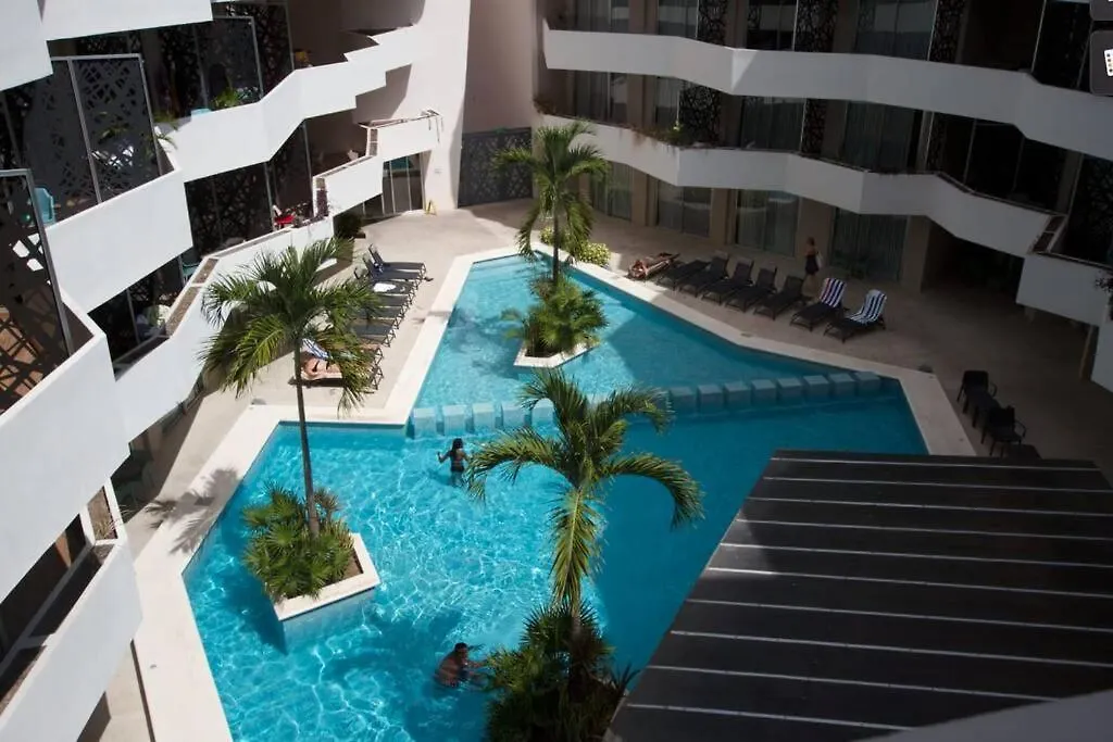 Luxury Condo, Hab Privada 100Mb Ac Gym Pool Cine Playa del Carmen Mexico